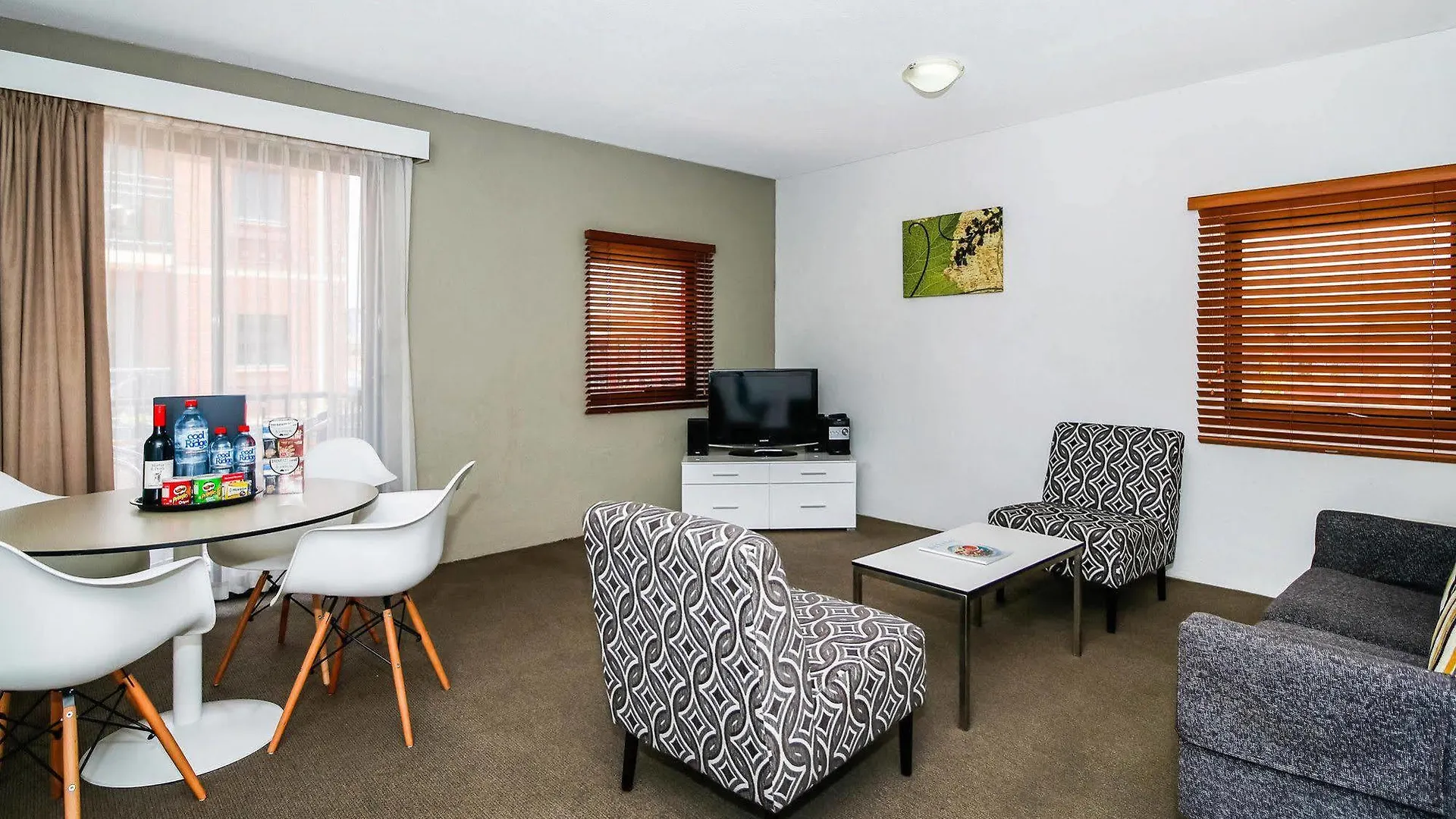 Breakfree Adelaide Aparthotel 4*,